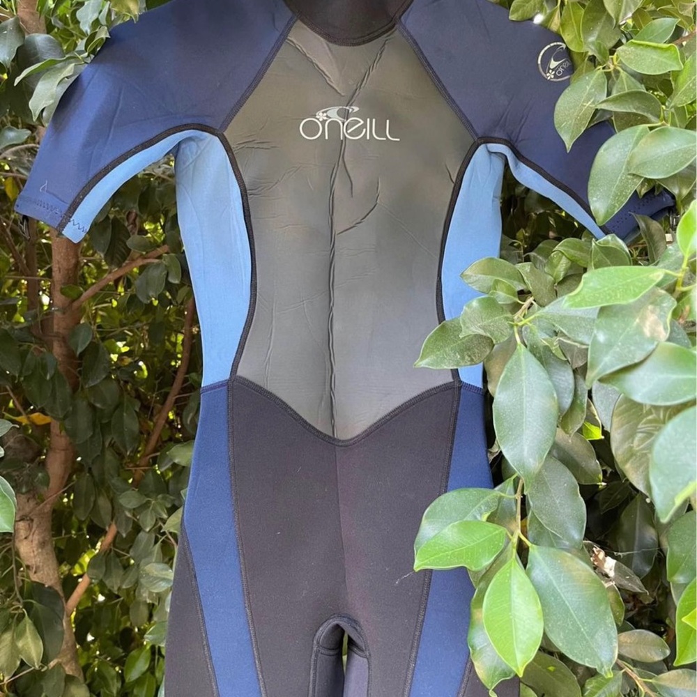 Oneill size 6 wetsuit